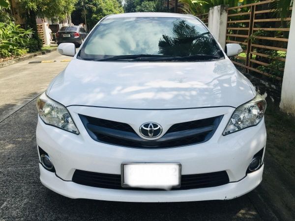 Toyota Altis 1.8E ปี 2012 สีขาว